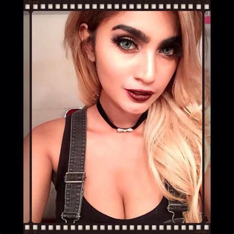 Dhemodels Dj Varra Hot Photo Galeri