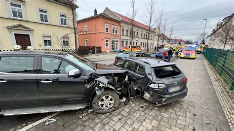 Schwerer Unfall In Pirna Mehrere Verletzte Antenne Sachsen