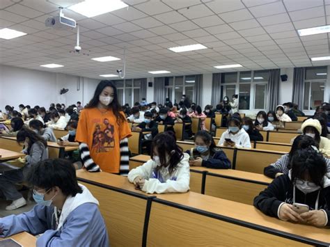 艺术设计学院开展2022级新生学生服务手册考试 河南城建学院艺术学院