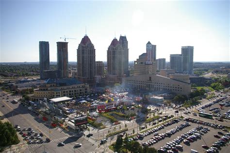Mississauga City Centre | San francisco skyline, Mississauga, Ontario