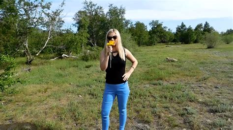 Blonde Girl Pees Blue Pants After Picking Flowers Omorashi Videos Omorashi