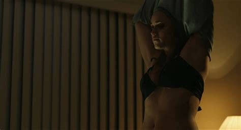 Nude Video Celebs Alice Kremelberg Nude Beach Pillows