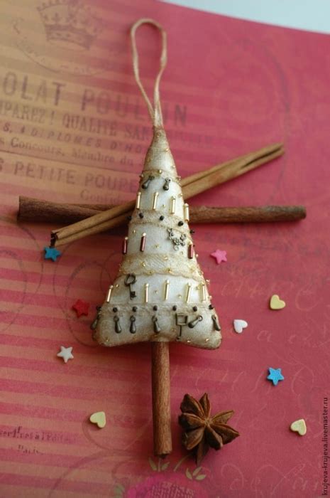 Винтажная елочка на палочке корицы