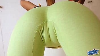 Culo Redondo Perfecto En Pantalones De Yoga Ultra Ajustados Cameltoe N Tetas Xvideos