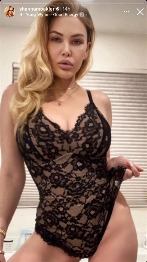 Shanna Moakler Flaunts Wet Cheeks And Spotless Legs In String Bikini