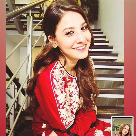 Pin By Uzma On Hina Altaf Beautiful Blonde Girl Beautiful Blonde Blonde Girl