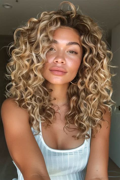 45 Natural Curly Hair Blonde Balayage Hairstyles For The Most Beautiful Curls Artofit
