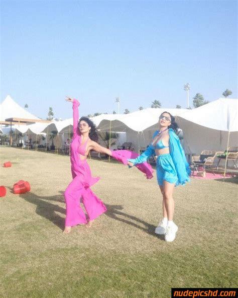 Vanessa Hudgens Nude Porn Photos NudePicsHD