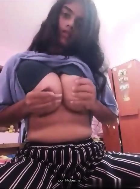 Indian Hot Girl Mms Boyfriend Boobs Showing Sexx Xxx