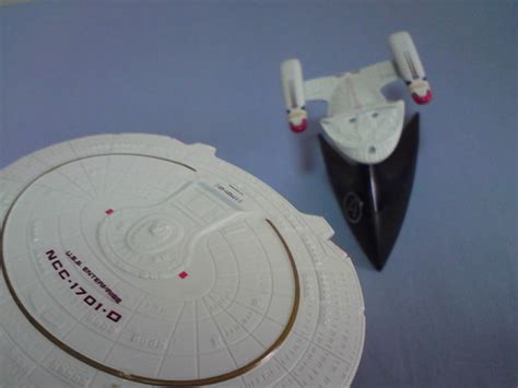 Star Trek USS Enterprise NCC-1701-D Model Kit By Hot Wheels | startrek ...