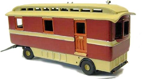 Langley Models Traditional 28 Foot Showmans Living Van Oo Scale