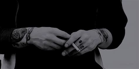 Confessions Of A Gay Disney Prince Portuguese Version Foto De Capa Twitter Capa De Twitter