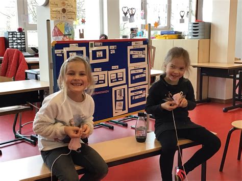 Wir Stricken Unsere Schule