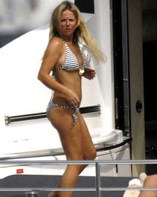 Geri Halliwell Showing Her Nice Abdominal Muscles And Sexy Body Porn Pictures XXX Photos Sex