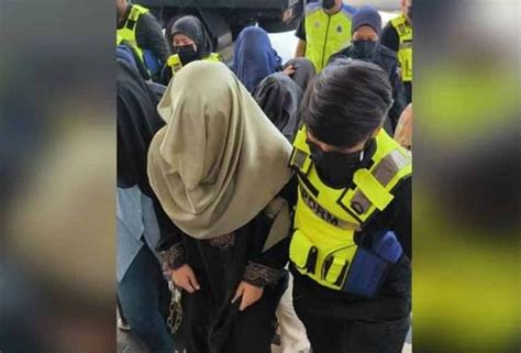 Hot Daddy Empat Wanita Mengaku Salah Miliki Video Lucah Astro Awani