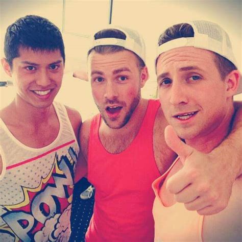 Canada Coppia Gay Divorzia Per Diventare Un Trio Gay It