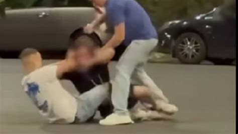 Choc A Roma Coppia Gay Aggredita Per Strada Con Pugni E Frustate Ilfaroonline