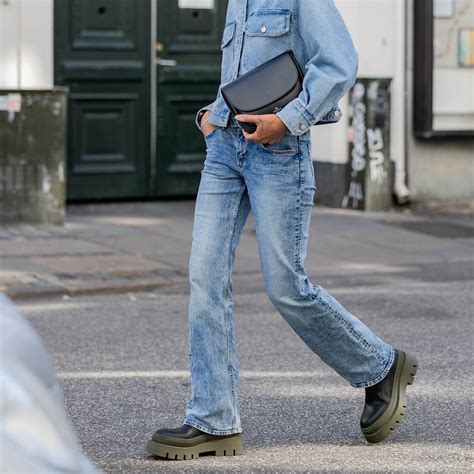 Jeans für große Frauen: Diese Modelle sitzen perfekt | COSMOPOLITAN