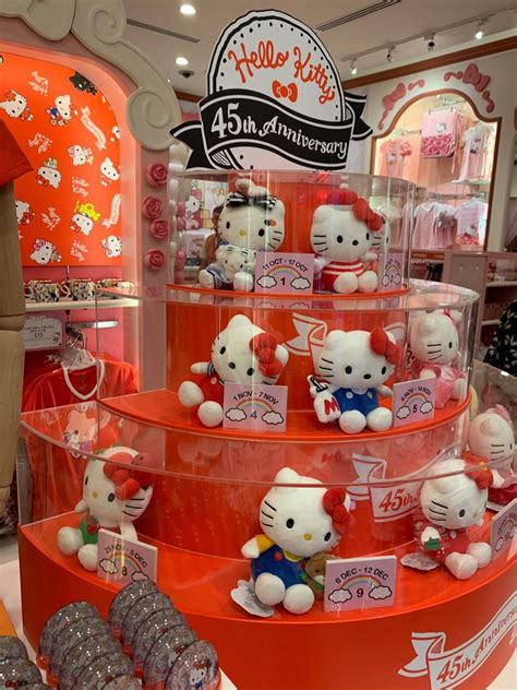 Universal Studio Singapore Hello Kitty 45th Anniversary Collection