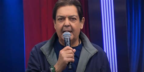 No Faustão Tiago Abravanel segura choro relato Esse cara