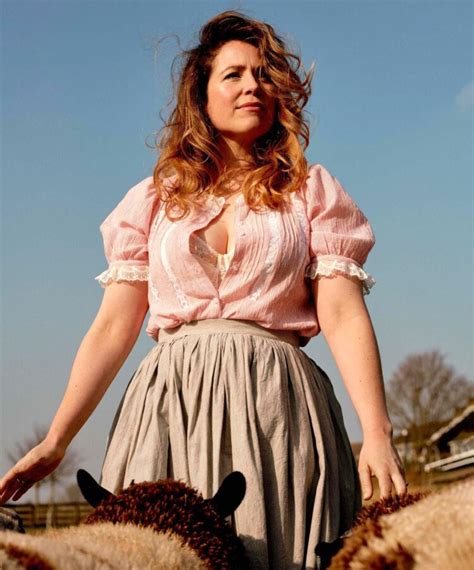 Hot Sexy Sanne Vogel Bikini Pics