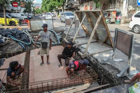 Baru Rampung 55 Pengerjaan Proyek Penanganan Banjir Terkendala