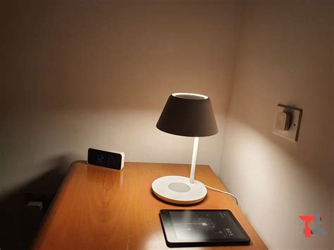 Recensione Yeelight Staria Bedside Lamp Pro, lampada da comodino ...