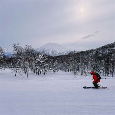 Skiing in Japan | Niseko Guide for Beginners 2024 - We Are Explorers