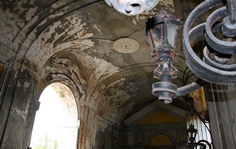 Napoli Tra Esoterismo E Culto Visita Guidata Al Cimitero Storico Delle