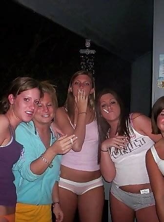 Woman Woman And Woman Porn Pictures Xxx Photos Sex Images Pictoa