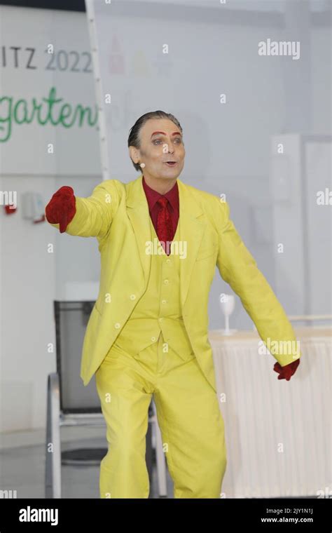 Wolfgang Bahro in der Rolle des Teufel bei der Fotoprobe zu dem ...