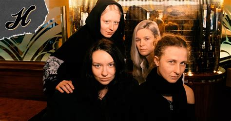 Pussy Riot Už to pochopil i Zeman 2022 12 Headliner