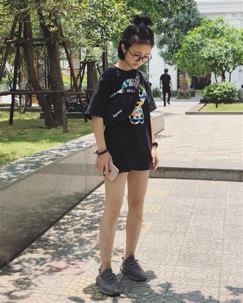 Em H Tu I C A H U T Anh S H U V Ngo I Xinh X N H A H N Tr Th Nh C I T N Hot