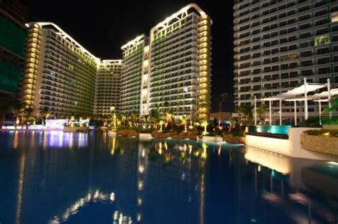Paris Hilton Beach Club Resort In Manila Philippines