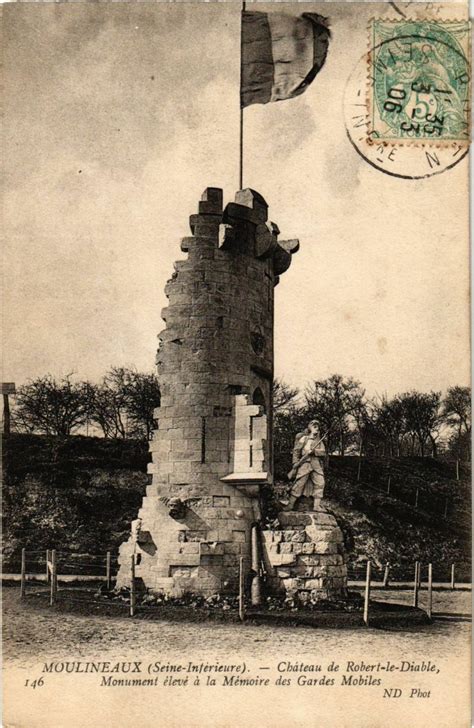 Moulineaux Le Monument Des Soldats Et Ruines Du Chateau Moulineaux