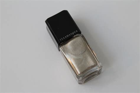 Illamasqua Naked Strangers Summer Collection 2012 Lily Pebbles