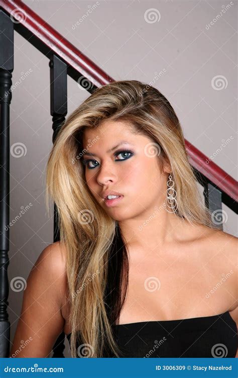 Femme Sexy 26 De Brunette Image Stock Image Of Tony Cheveu 3006309