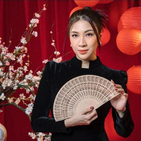 Pha L Khoe Nh Di N Bikini T Ng Xuy T T Ng V I C M Ru T V Con G I Nh N Nhan S C Th H