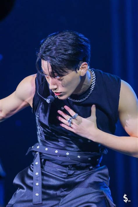 Épinglé par the magic beanie sur SANNIE Fossettes Hot