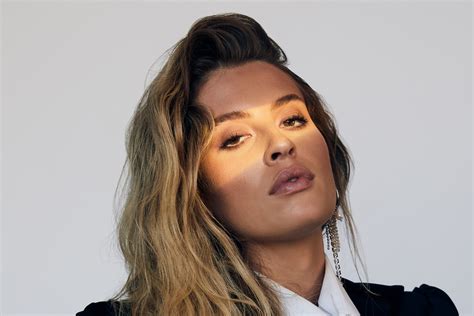 FLETCHER | News | FLETCHER besingt Grenzübertritte in "One Too Many"