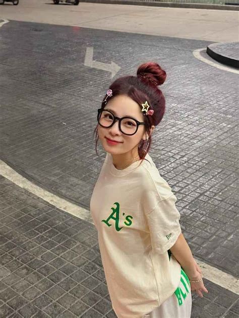 B N I D A H I B N Trai Streamer N Ng Hot Girl Ng C Kem P Tr