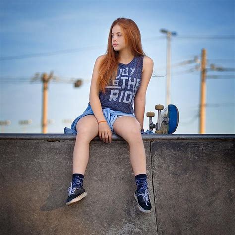 Hot girl nổi tiếng MXH đổi phong cách khi bị chỉ trích mặc quá gợi cảm Người đẹp Việt Giải Trí