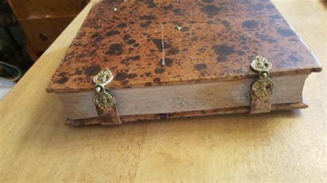 Antik bok (420365565) ᐈ Köp på Tradera