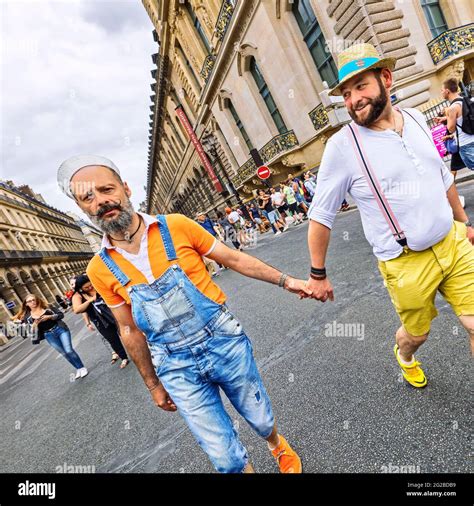 FRANCE PARIS 75 1ER ARR MARCHE DES FIERTES LGBT PARADE GAY PRIDE ON RUE DE RIVOLI Stock