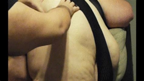 Bay Area SSBBW SSBBW Porn Star Yummy Yulia In A Sleeveless Black SSBBW Shirt