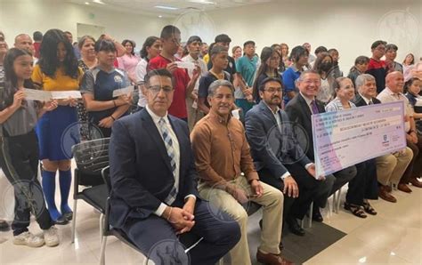 Premian A Los Mejores Alumnos De Secundaria