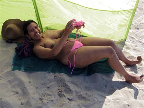 Indian Bhabhi Nude Photo In A Pink Bikini Part 1 Latest
