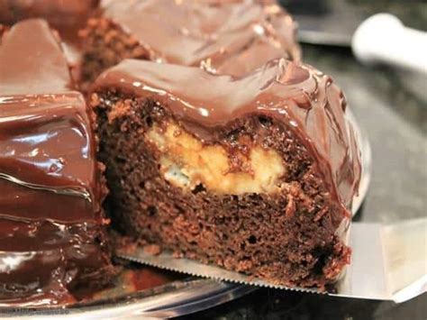 Receita De Bolo De Chocolate Que Já Sai Do Forno Com Recheio De Beijinho Receita Toda Hora