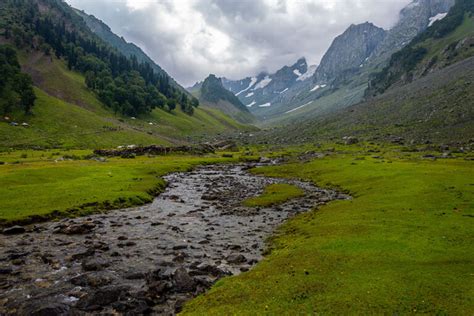 Thajiwas Glacier - Sonamarg to Thajiwas Glacier Trek Guide