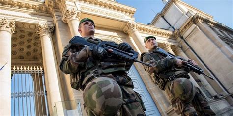 terrorisme   personnes surveillees par les services de renseignement